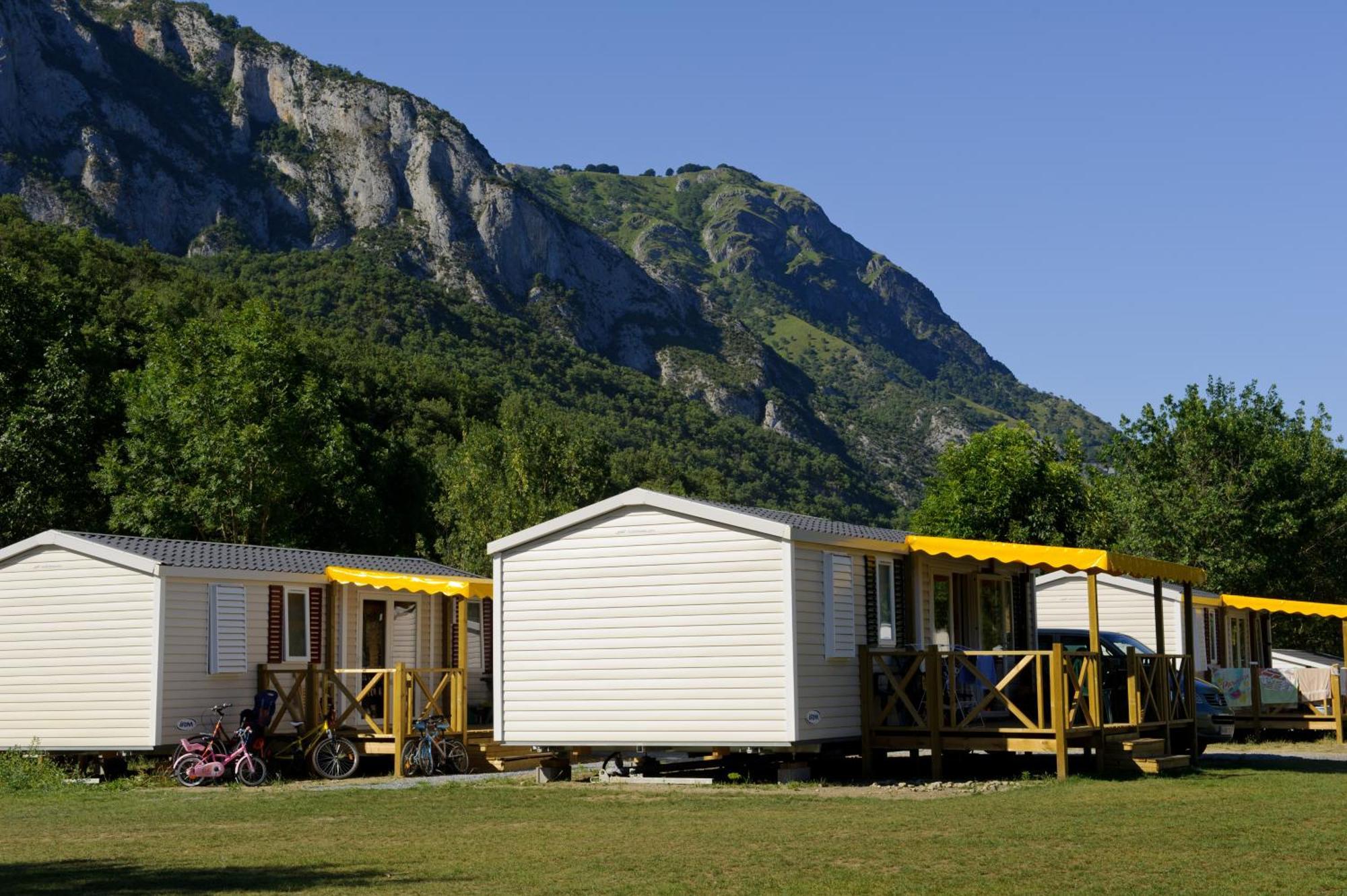 Camping Familial - Parc Aquatique - Grande Aire De Jeux A La Montagne アゴ・ヴィダロ エクステリア 写真