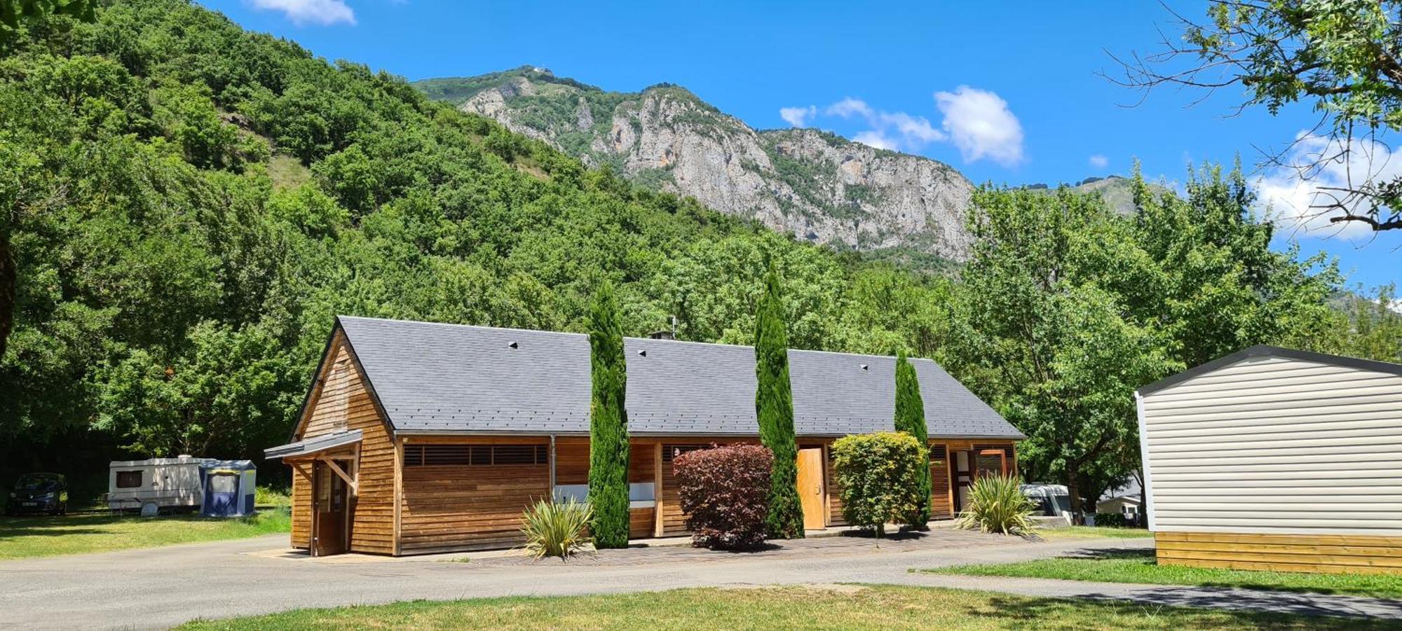 Camping Familial - Parc Aquatique - Grande Aire De Jeux A La Montagne アゴ・ヴィダロ エクステリア 写真
